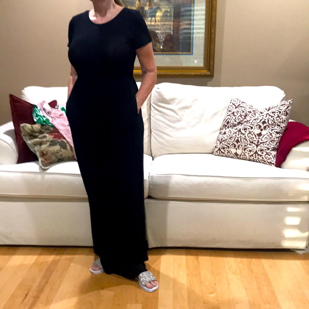 Rene nevent black maxi dress with pockets and waist band size med